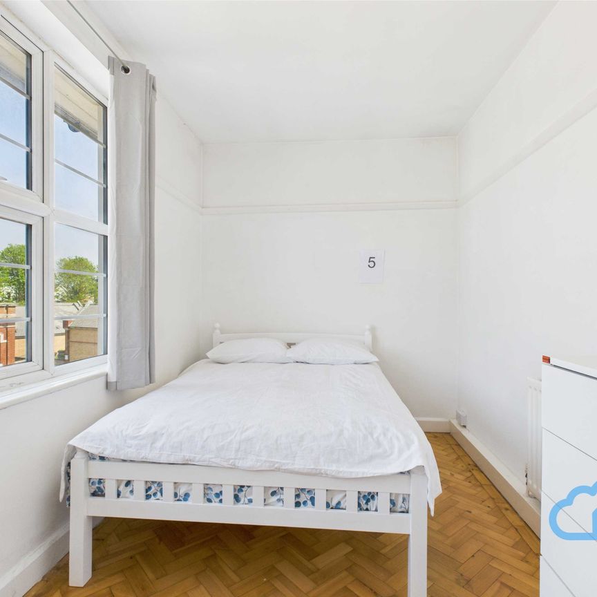 RM5 Woodstock Court | Lee | London | SE12 9HT - Photo 1