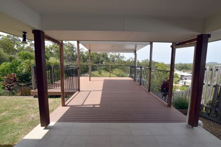 BREAK LEASE :: EXECUTIVE DOUBLE STOREY RESIDENCE WITH HUGE DECK - ENTERTAINER'S DELIGHT! - Photo 5