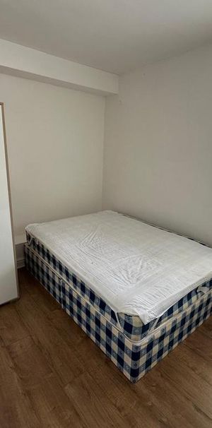 House to rent - Photo 1