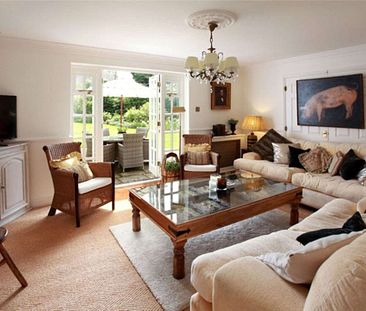 A spectacular family home in a sought-after semi rural location - Photo 2