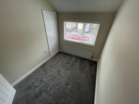 3 bedroom semi-detached house to rent - Photo 3