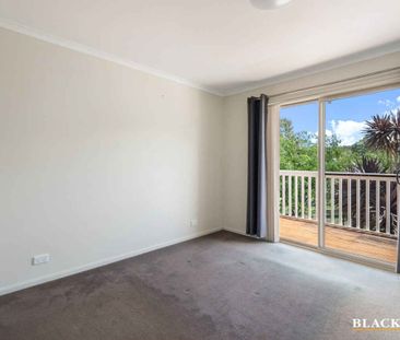 Stylish 3-Bedroom Townhouse with Golf Course Views & EV Charging - Photo 1