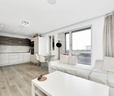2 Bed Flat, Marner Point, E3 - Photo 2