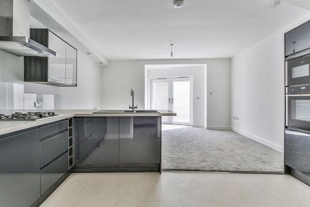 2 bedroom terraced house to rent - Photo 3