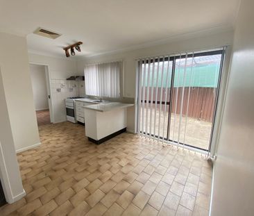 WELL PRESENTED IN FANTASTIC LOCATION! - Photo 3