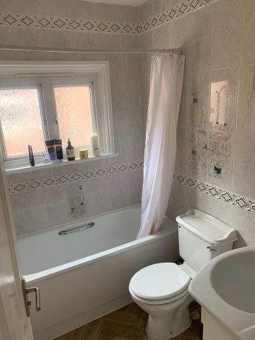 Room in a Shared House, College Gardens, N18 - Photo 5