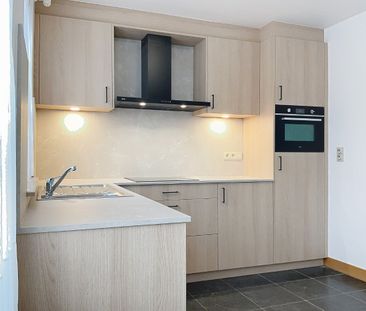 Lichtrijk appartement met 2 slaapkamers en garage in Bree - Foto 2