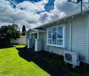 Charming California Bungalow - Photo 5