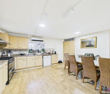 6 bedroom house of multiple occupation to rent - Photo 4