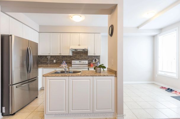 914 Castlemore Avenue - Photo 1