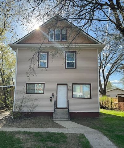 Renovated 2 Bedroom Suite in City Park - Photo 2