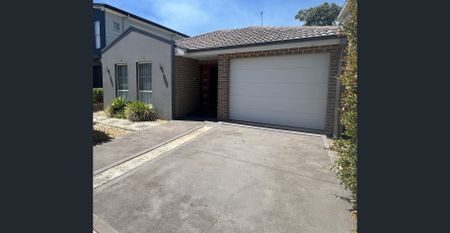 Spacious 4 bedroom family home - Photo 5