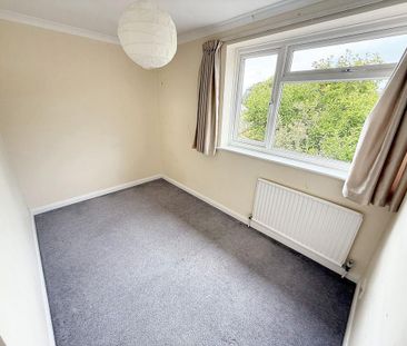 4 bedroom link detached house to rent - Photo 1