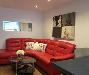 6 bedroom house to rent - Photo 1