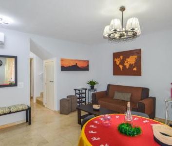 Central 2-bedroom duplex with communal pool in Puerto Rico - Foto 1
