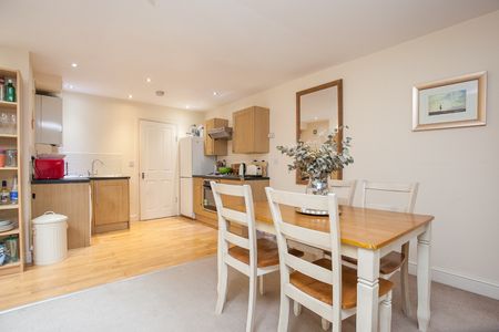 2 Bed Flat, Leander Road, SW2 - Photo 4