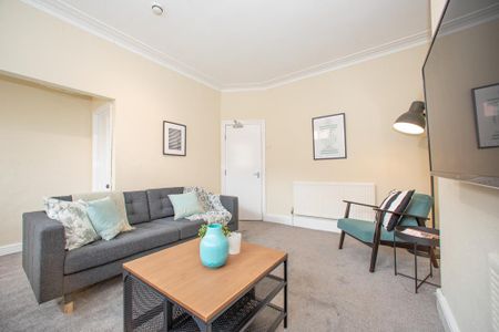 6 bedroom terraced house to rent - Photo 4