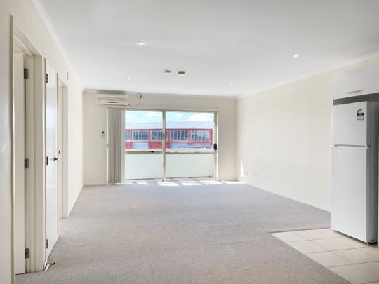 Stanhope Road - 3 Bedroom - 1 Bathroom - 2 Carparks - Photo 1