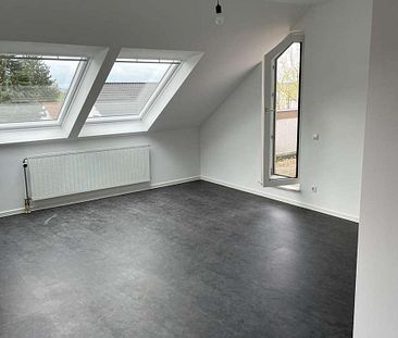 Renovierte 2-Zimmerwohnung mit EBK,Dachterrasse+Außenstellplatz -KL-Erlenbach- - Photo 4