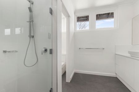 67 Chapel Road, Moorabbin VIC 3189 - House For Rent | Domain - Photo 2