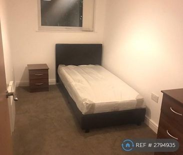 3 bedroom flat to rent - Photo 1