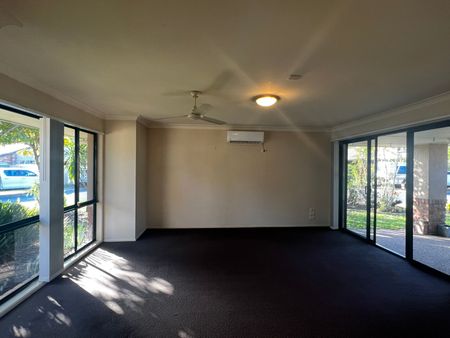 THREE BEDROOM HOME IN QUIET STREET - Photo 3