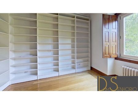 4 bedroom luxury Apartment for rent in Campo Santa Clara (Sao Vicente de Fora), Lisbon - Photo 5