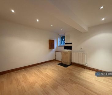 4 bedroom terraced house to rent - Photo 2