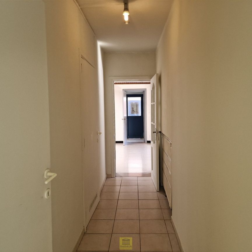 Gelijkvloers appartement met garage nabij centrum! - Foto 1