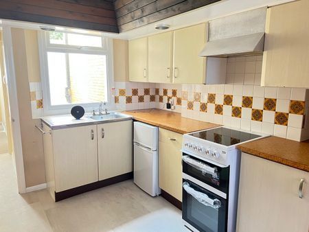 1 Bed Flat, London, SW1V - Photo 5