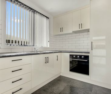 2/11 Maxwell Place, Devonport - Photo 4