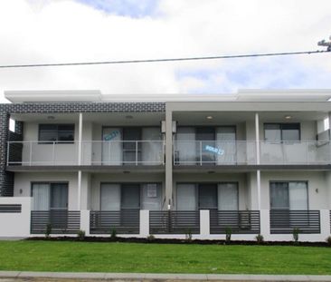 Top Floor Apartment in Prime Location - Photo 1