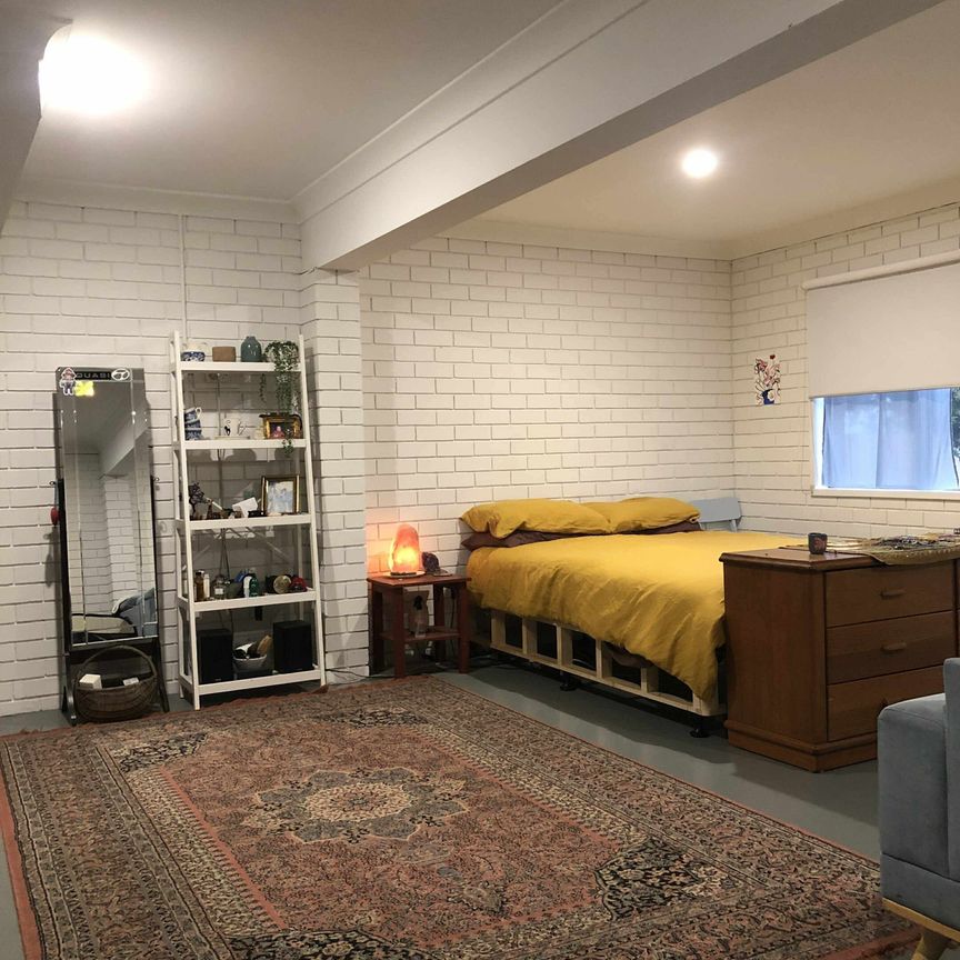 Merewether - Photo 1