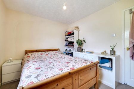 3 bedroom semi-detached house to rent - Photo 5