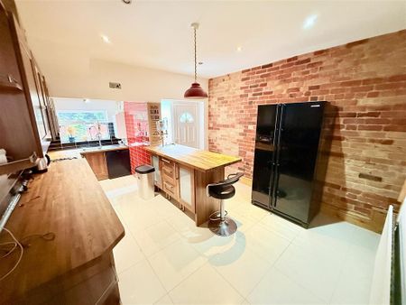 2 bedroom terraced house to rent - Photo 5