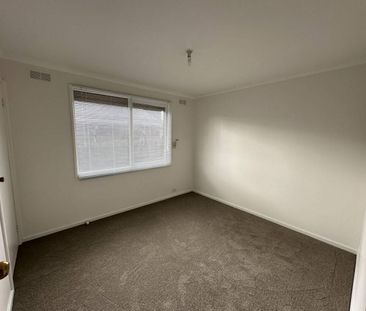 3 BEDROOM HOME IN CENTRAL LOCATION - Photo 1