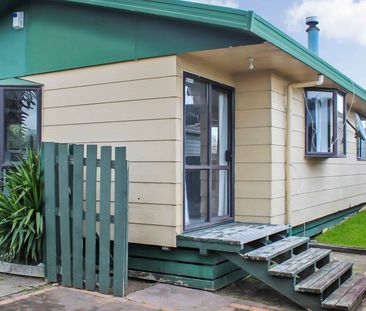 Refurbished 2 bedroom! - Photo 5