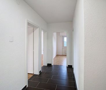 Lumineux logement traversant avec vue imprenable et deux balcons ! - Photo 4