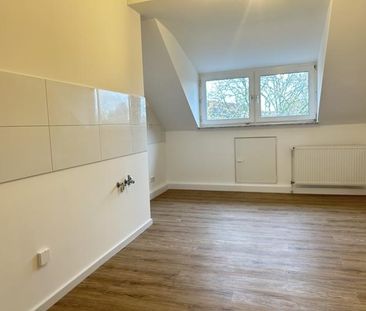 Erstbezug nach Sanierung, "-Zimmer-Wohnung mit Wohnküche und Duschbad - Photo 6