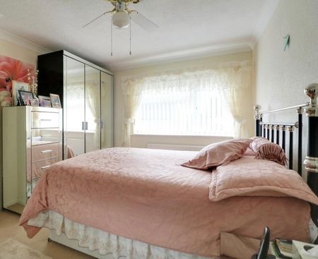 3 Bed Semi-Detached House, Eastglade Road, NG5 - Photo 4
