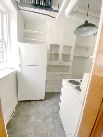 125 Earl Place #202 - Photo 2