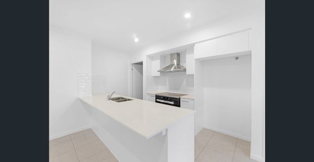 Modern Coastal Living in Beautiful Burrum Heads - Photo 1