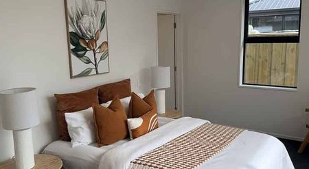 Charming 3BR Home in Peaceful Woodend - Photo 2