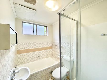 Renovated 2 Bedroom Unit - Photo 5