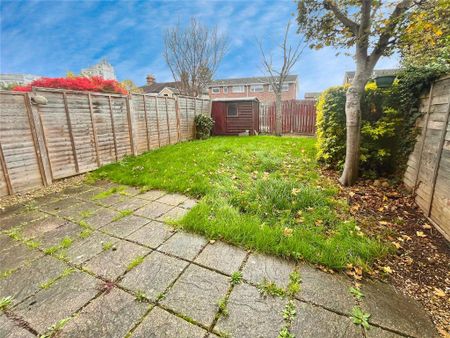 3 bedroom terraced house to rent - Photo 4