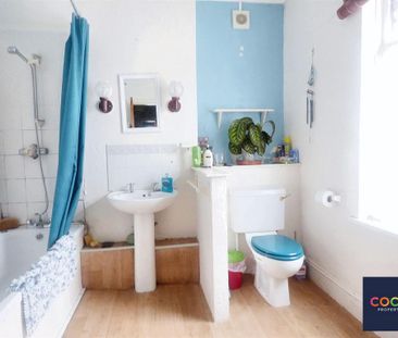 2 bedroom end of terrace house to rent - Photo 6