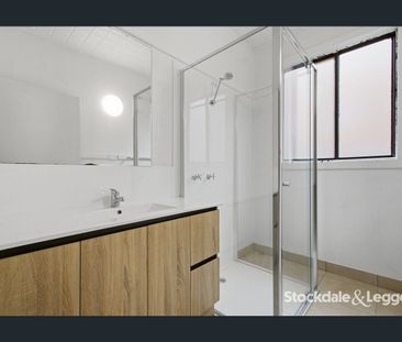 Close to Town - Photo 3