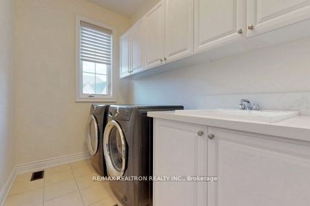 For Lease - 18 Love Court Unit# 3rd Floor Bedroom, Richmond Hill, Ontario - Photo 3