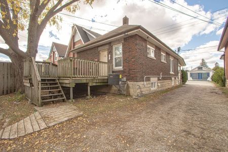For Lease - 386 Wharncliffe Road, London South, Ontario - Photo 4