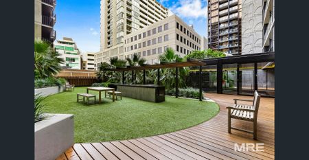 Modern living in prime location - Photo 3